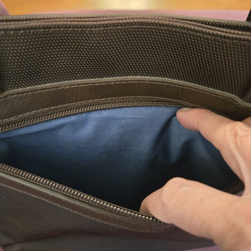 Roncato Correspondent Bag - Picture 8 of 16